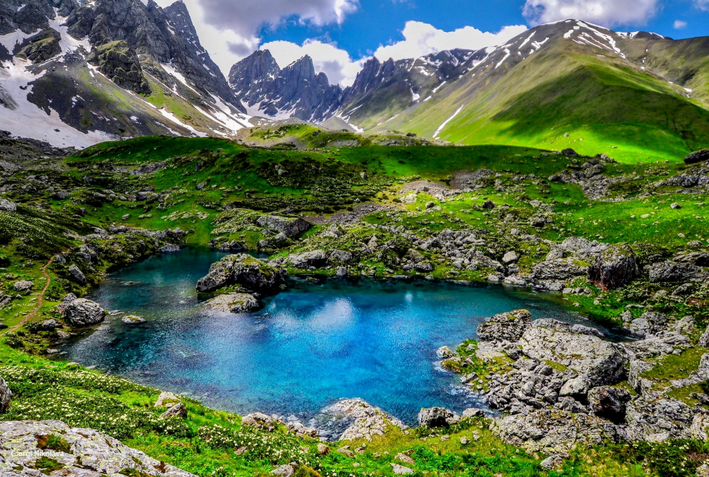 აბუდელაურის ფერადი ტბები. ერთდღიანი ტური!