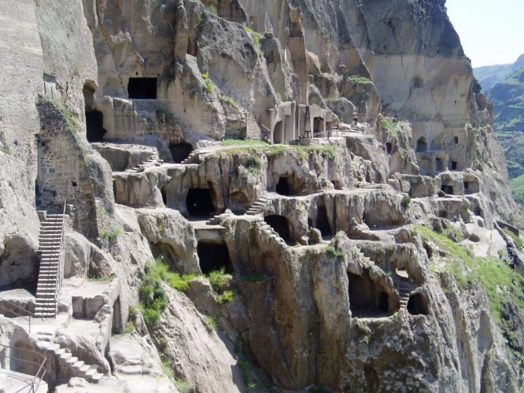 ერთდღიანი ტური სამცხე-ჯავახეთში : ვარძია, ხერთვისის ციხე, რაბათი, მწვანე მონასტერი, ბორჯომი . . .