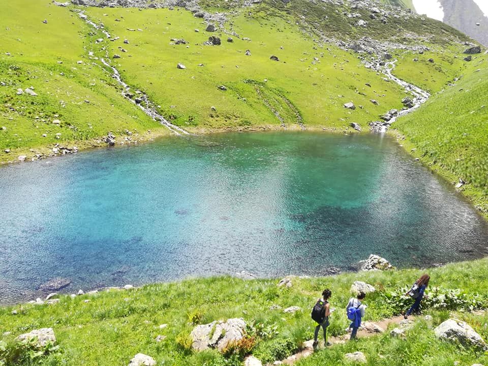 აბუდელაურების ფერადი ტბები ივლისს (შაბათი)