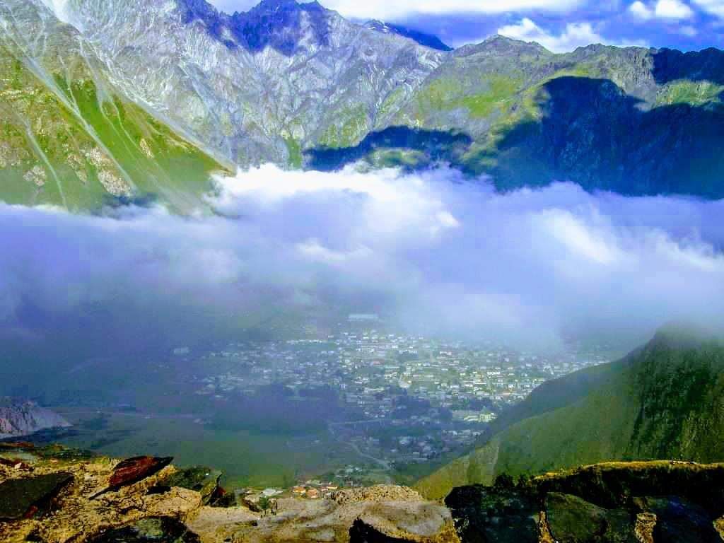 ერთდღიანი ულამაზესი ტური ყაზბეგში და დარიალში , (თანხაში შედის გერგეთზე ასვლა) ჟინვალის წყალსაცავი-ანანური-თეთრი და შავი არაგვი-გუდაურის პანორამა-რკინის მთა-დარიალის ხეობა-სოფელი სნო..