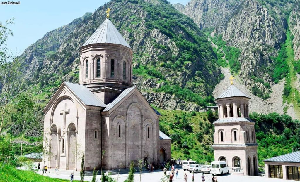 ერთდღიანი ულამაზესი ტური ყაზბეგში და დარიალში , (თანხაში შედის გერგეთზე ასვლა) ჟინვალის წყალსაცავი-ანანური-თეთრი და შავი არაგვი-გუდაურის პანორამა-რკინის მთა-დარიალის ხეობა-სოფელი სნო..