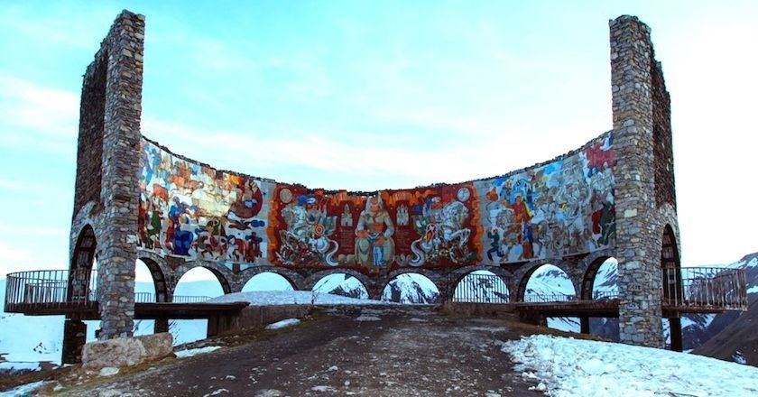 ტური ყაზბეგში : არაგვის ხეობა - ჟინვალის წყალსაცავი - ანანურის ციხე - გუდაური - პანორამა - რკინის მთა - ყაზბეგი - გერგეთზე ასვლა