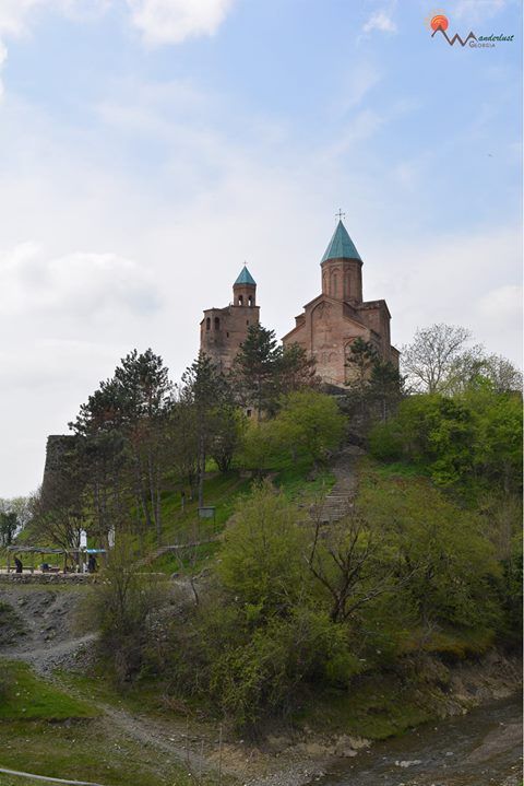 ღვინის ტური კახეთში : თელავი - წინანდელი - ახმეტა - ყვარელი : " მეღვინეობა ხარება " - კავკასიონის კლდეში ნაკვეთი ღვინის საცავი ...