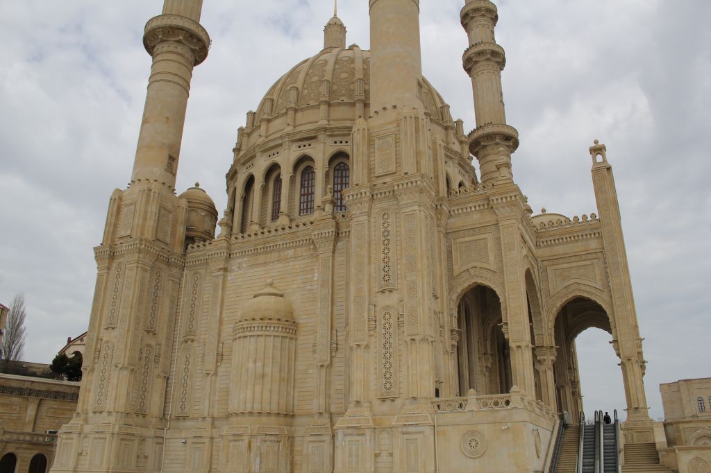 ბაქოს დღიანი ტური : -- სექტემბერი (*სასტუმრო)