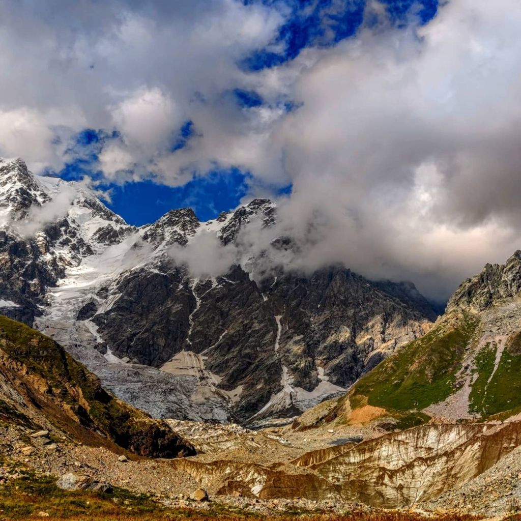 გთავაზობთ სვანეთის სამ დღიან ტურს:  მესტია, ჰაწვალი, ჰეშკილის ქოხები, ლაგურკა, სიყვარულის კოშკი, უშგული, ლამარია, ჩაჟაში, თამარის კოშკი,, ხერგიანის სახლ-მუზეუმი, -- ნოემბერს!
