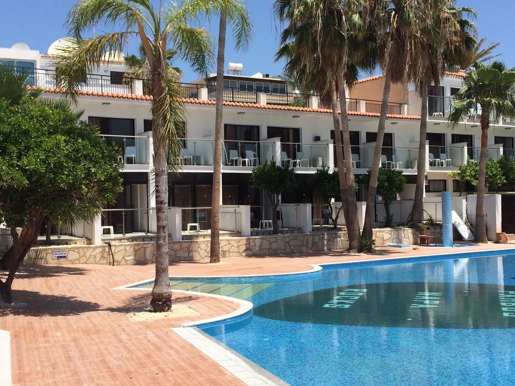 ღამე აია ნაპა