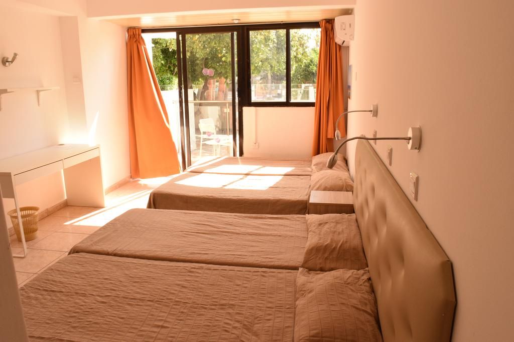 ღამე აია ნაპა