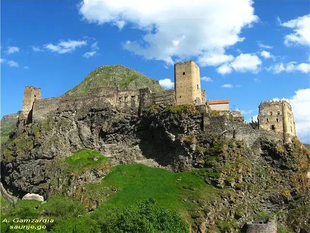 ერთდღიანი ტური სამცხე - ჯავახეთში : ვარძია, ვანის ქვაბები, ხერთვისის ციხე, რაბათი, მწვანე მონასტერი, ბორჯომი . . .