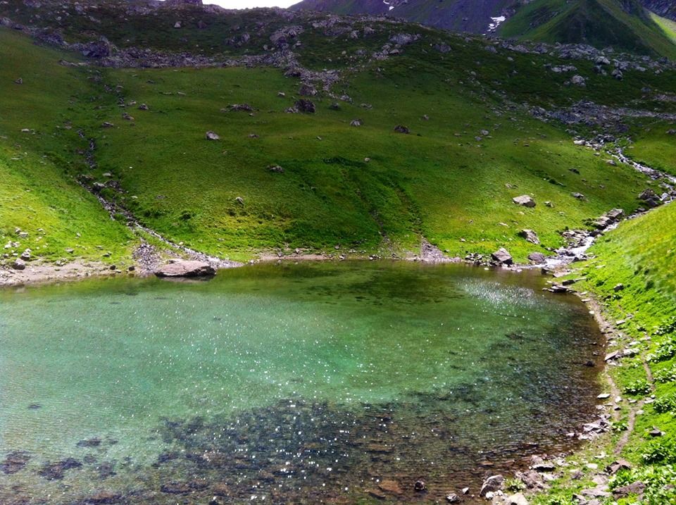 აბუდელაურების ფერადი ტბები
