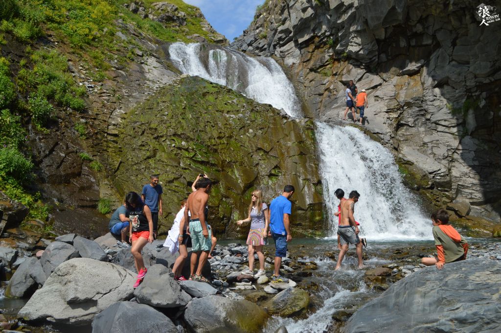 მოირონინე ხადას სამოცკოშკოვანი ხეობა  აგვისტოს