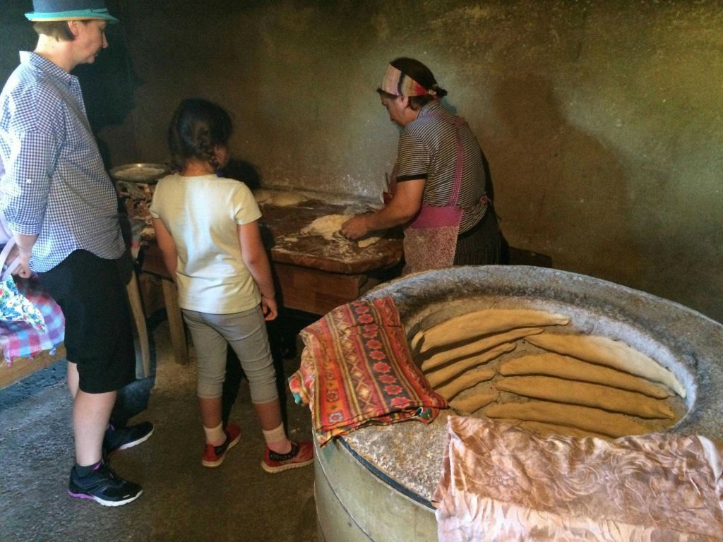 ღვინის ტური კახეთში, სიღნაღი - მზიური ვაზის სამშობლოში, ბოდბის დედათა მონასტერი, სამკურნალო წყარო. . .