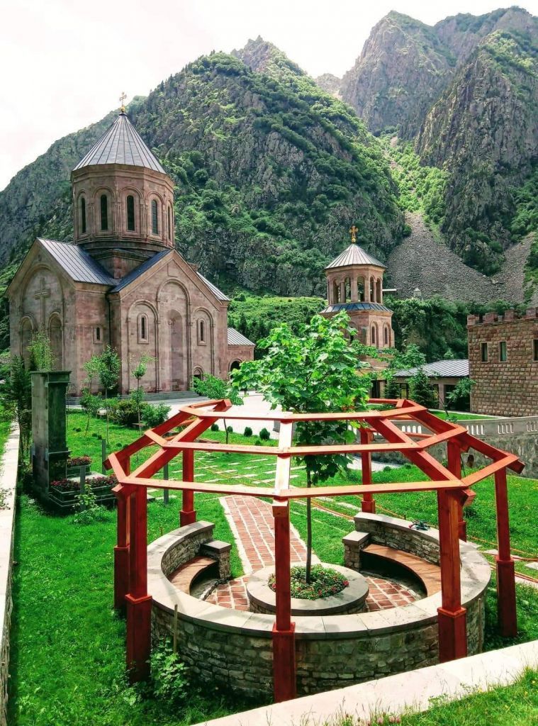 ერთდღიანი ულამაზესი ტური ყაზბეგში ..( თანხაში შედის გერგეთზე ასვლაც) სანახაობები: ჟინვალის წყალსაცავი-ანანური-თეთრი და შავი არაგვის შესართავი-გუდაურის პანორამა-გერგეთის სამება-დარიალის ხეობა-სოფელი სნო...