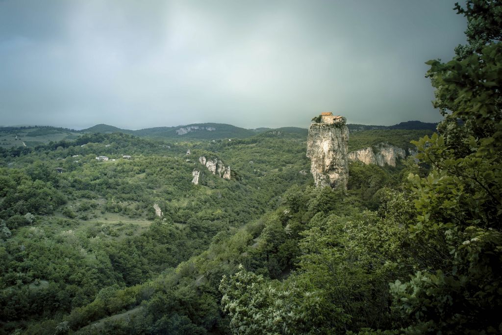 კაცხის სვეტი - სამცვერას ჩანჩქერი
