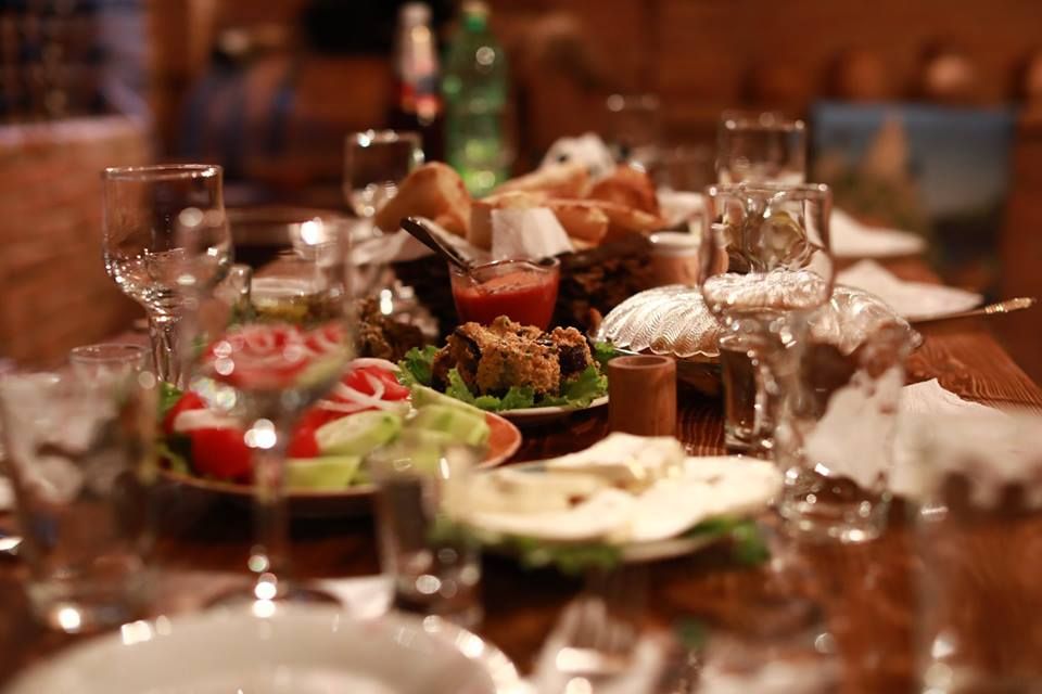 An amazing evening in a Georgian family with a khinkali and khachapuri workshop