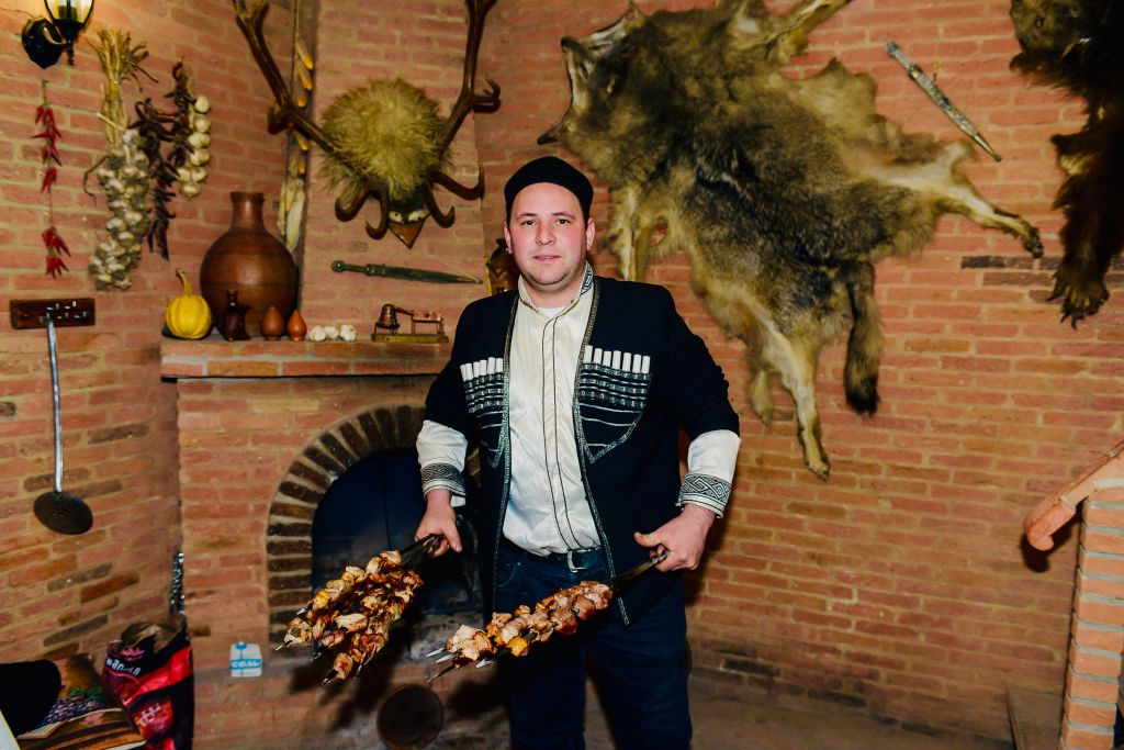 An amazing evening in a Georgian family with a khinkali and khachapuri workshop