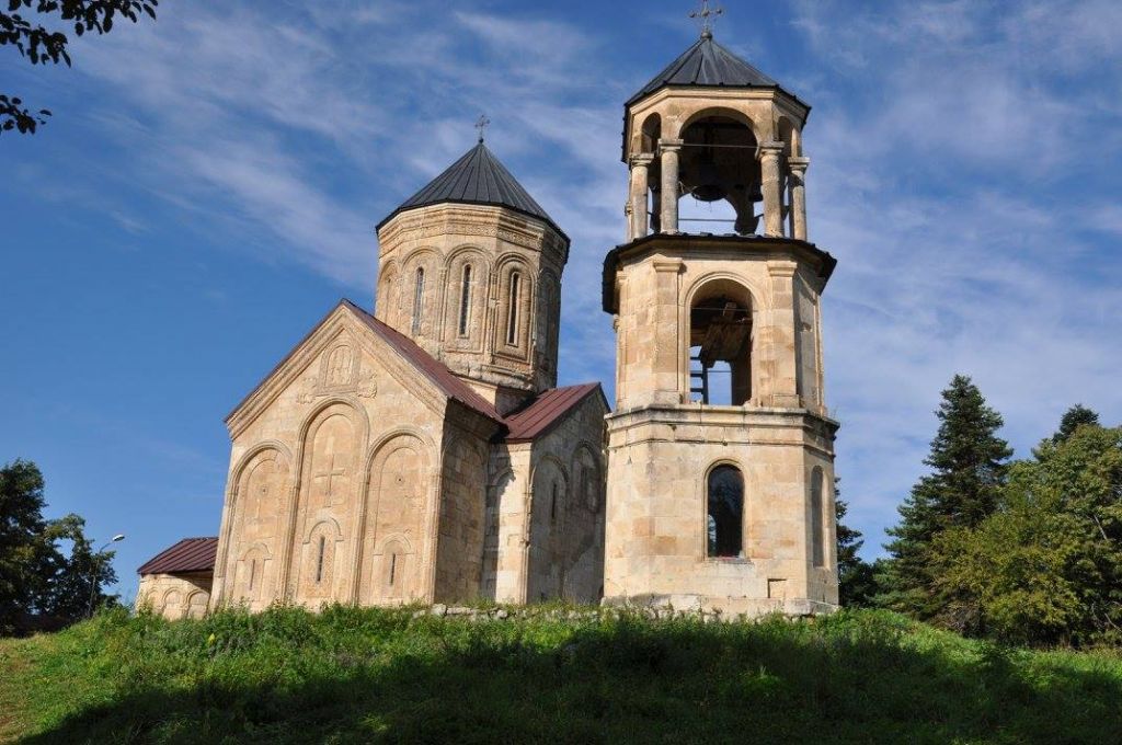 - სექტემბერი - რაჭის ორდღიანი ტური