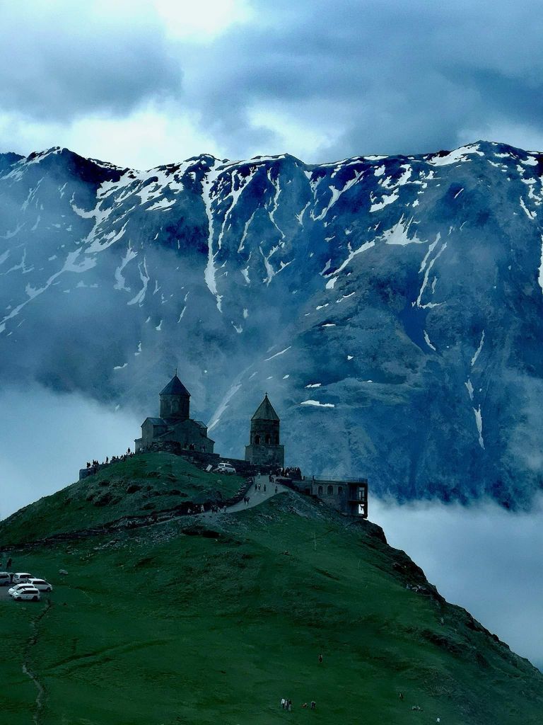 აგვისტოს ერთდღიანი ულამაზესი ტური ყაზბეგში ..დარჩა ადგილი( თანხაში შედის გერგეთზე ასვლაც) სანახაობები: ჟინვალის წყალსაცავი-ანანური-თეთრი და შავი არაგვის შესართავი-გუდაურის პანორამა-გერგეთის სამება-დარიალის ხეობა-სოფელი სნო...