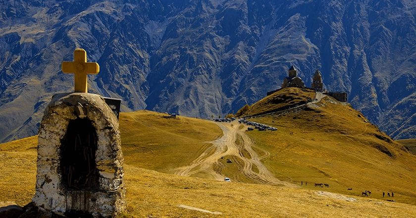 ერთდღიანი ტური ყაზბეგში- ჟინვალის წყალსაცავი, ანანურის ციხე, გუდაური, პანორამა, მჟავე წყლები, გერგეთზე ასვლა