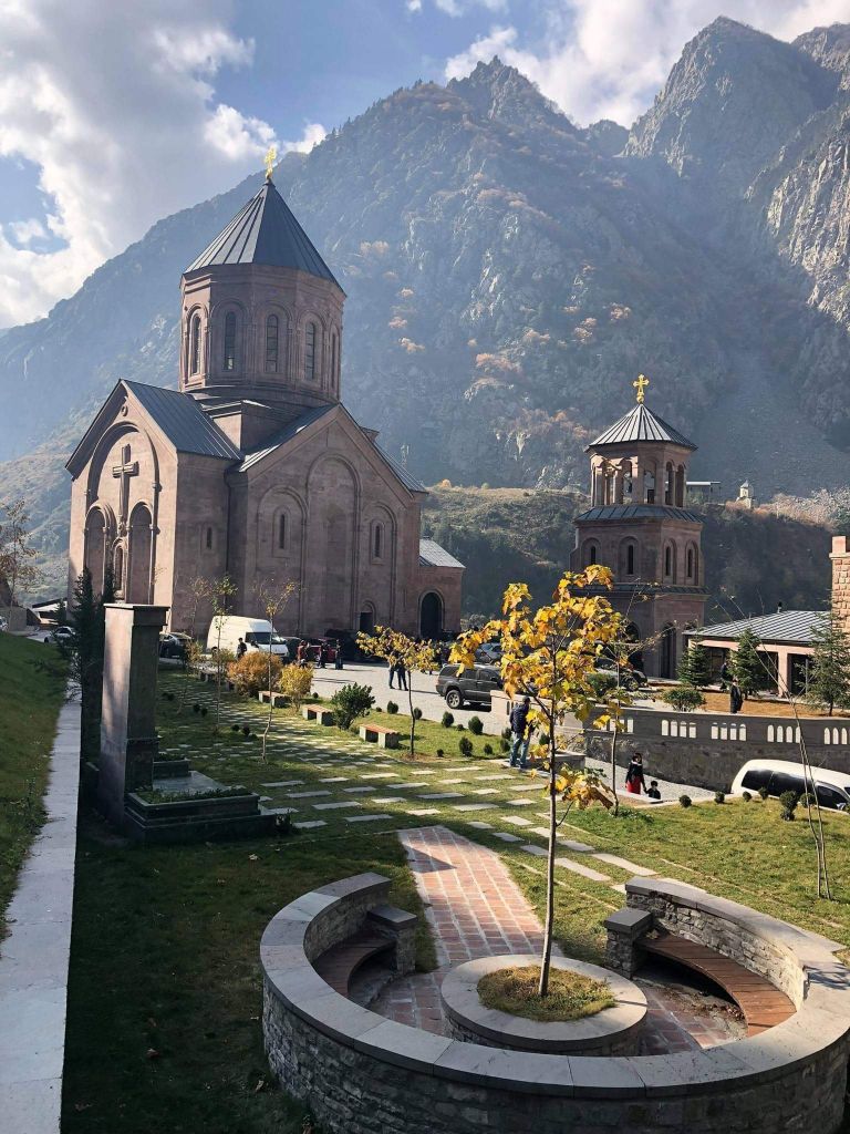 აგვისტოს ერთდღიანი ულამაზესი ტური ყაზბეგში ..დარჩა  ადგილი( თანხაში შედის გერგეთზე ასვლაც) სანახაობები: ჟინვალის წყალსაცავი-ანანური-თეთრი და შავი არაგვის შესართავი-გუდაურის პანორამა-გერგეთის სამება-დარიალის ხეობა-სოფელი სნო...