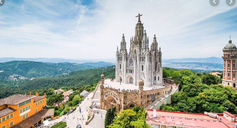 ФК БАРСЕЛОНА - РЕАЛ МАДРИД В городе БАРСЕЛОНА НА СТАДИОНЕ КАМП НОУ!!!