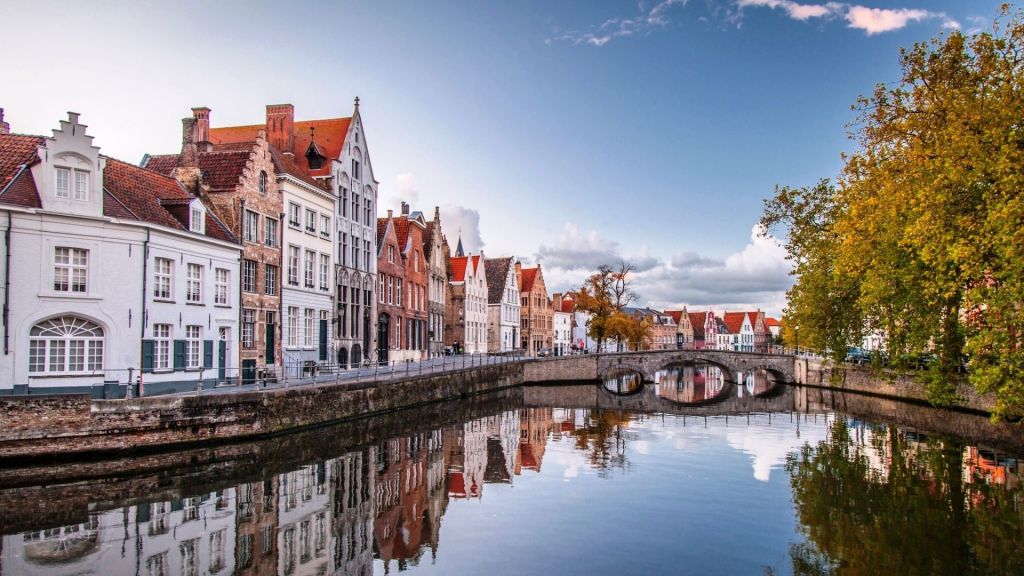 შოკოლადების, ვაფლების, ჰოლანდიური და ფრანგული კულტურის სინთეზი ან უბრალოდ თანამედროვე ევროპის ცენტრი - ეს ბელგიაა