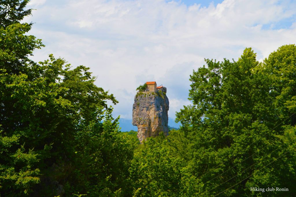 მოირონინე ჭიათურა - მღვიმევი, კაცხის სვეტი, სამცვერას ჩანჩქერი