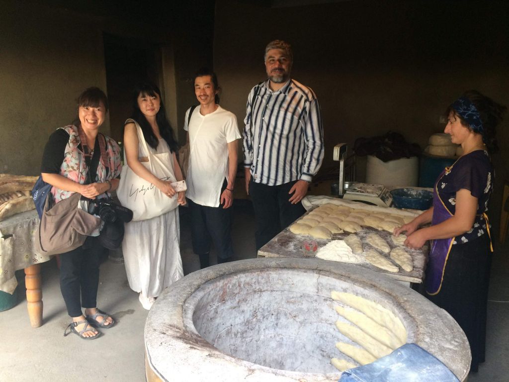 კახეთში რთველი გრძელდება ! გეპატიჟებით ყველას რთველში და არამარტო რთველში . . . თელავი - წინანდალი - გრემი - ნეკრესი - ილიას ტბა - ღვინის გვირაბი - " ქინძმარაული " . . .