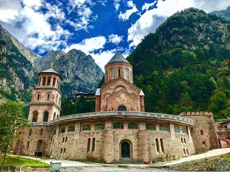 შემოდგომისფერი ყაზბეგი თქვენთვის სასურველ დღეს