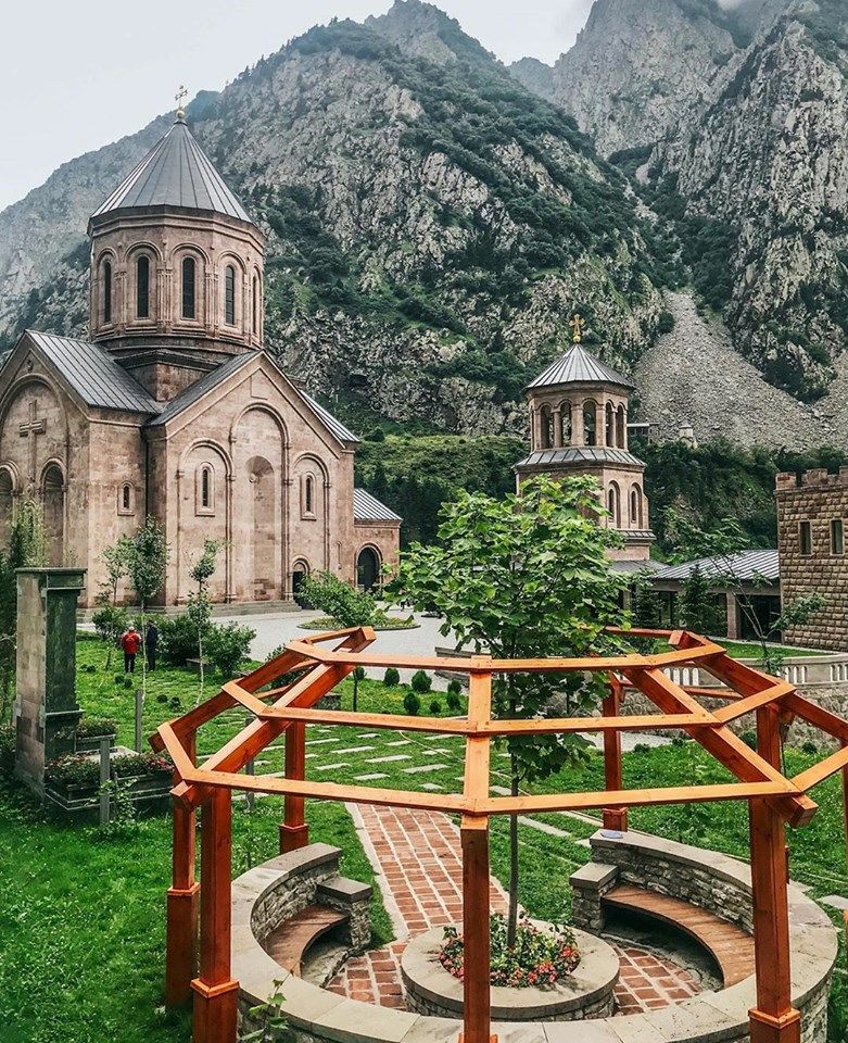 შემოდგომისფერი ყაზბეგი თქვენთვის სასურველ დღეს