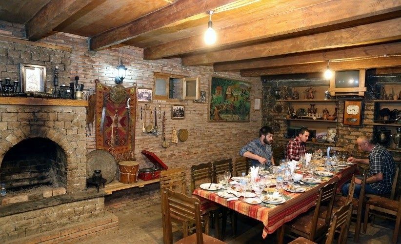 ერთდღიანი ტური შიდა ქართლში : გორის ციხე,  შატო ატენი, უფლისციხე . . .