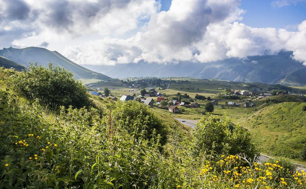 ТУРИСТИЧЕСКИЙ МАРШРУТ: ТБИЛИСИ, МЦХЕТА, ГУДАУРИ, СТЕФАНЦМИНДА, ДОЛИНА СНО.