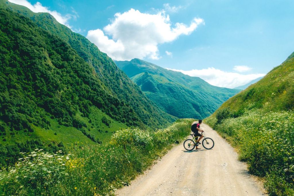 ТУРИСТИЧЕСКИЙ МАРШРУТ: ТБИЛИСИ, МЦХЕТА, ГУДАУРИ, СТЕФАНЦМИНДА, ДОЛИНА СНО.