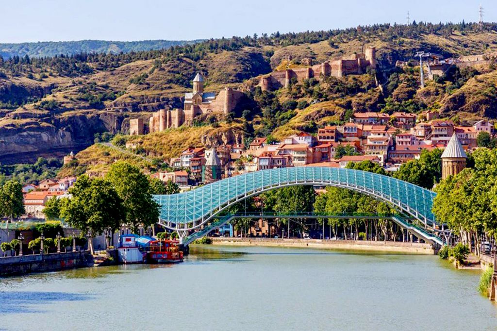 ТУРИСТИЧЕСКИЙ МАРШРУТ: ТБИЛИСИ, МЦХЕТА, ГУДАУРИ, СТЕФАНЦМИНДА, ДОЛИНА СНО.