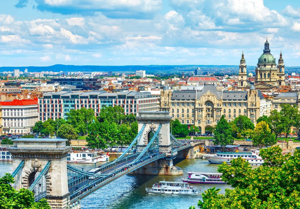 ◣ ბუდაპეტი -  ლარი