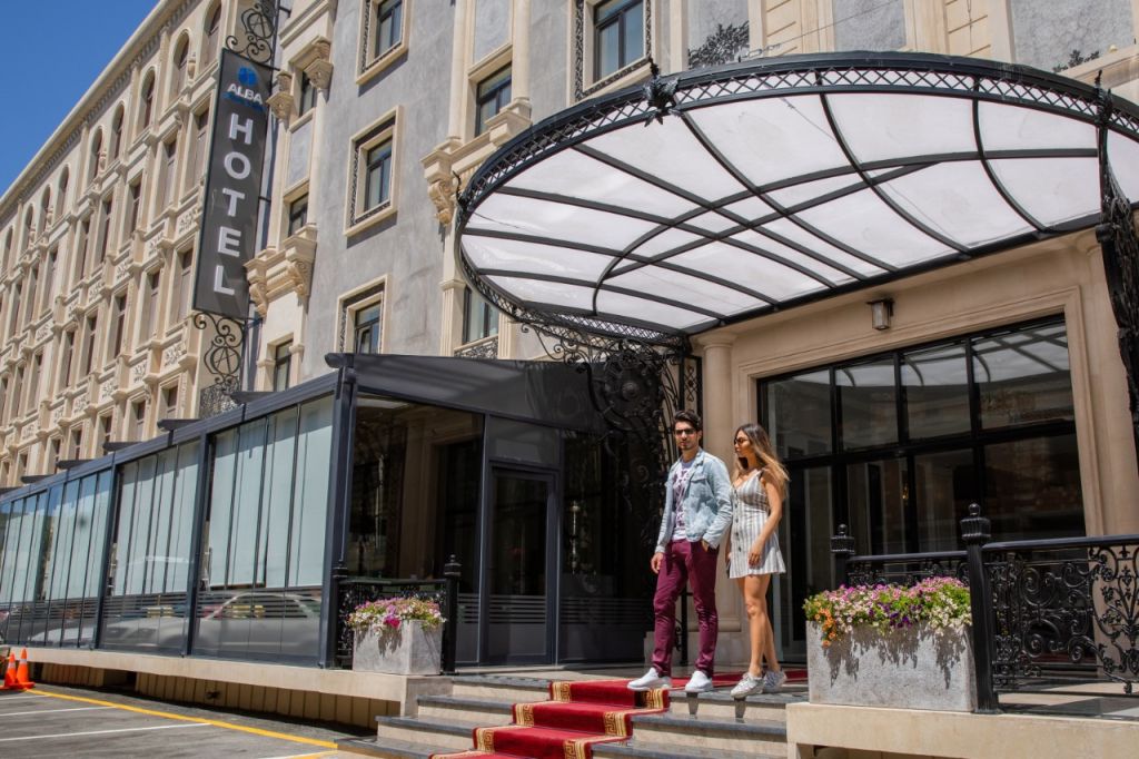 ბაქო - განჯა * სასტუმრო ₾