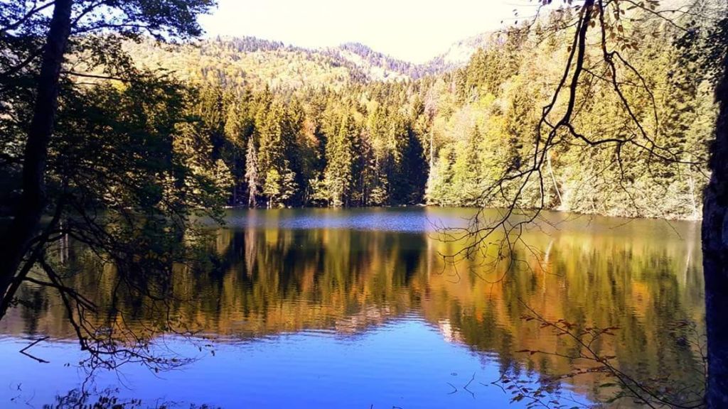 ბატეთის ტბა.მზოვრეთის მამათა მონასტერი