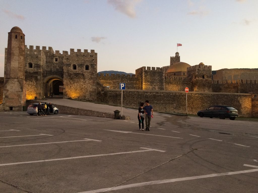 თბილისი - ბორჯომი - ლიკანი - მწვანე მონასტერი - რაბათი - ხერთვისის ციხე - ვანის ქვაბები - ვარძია - თბილისი.