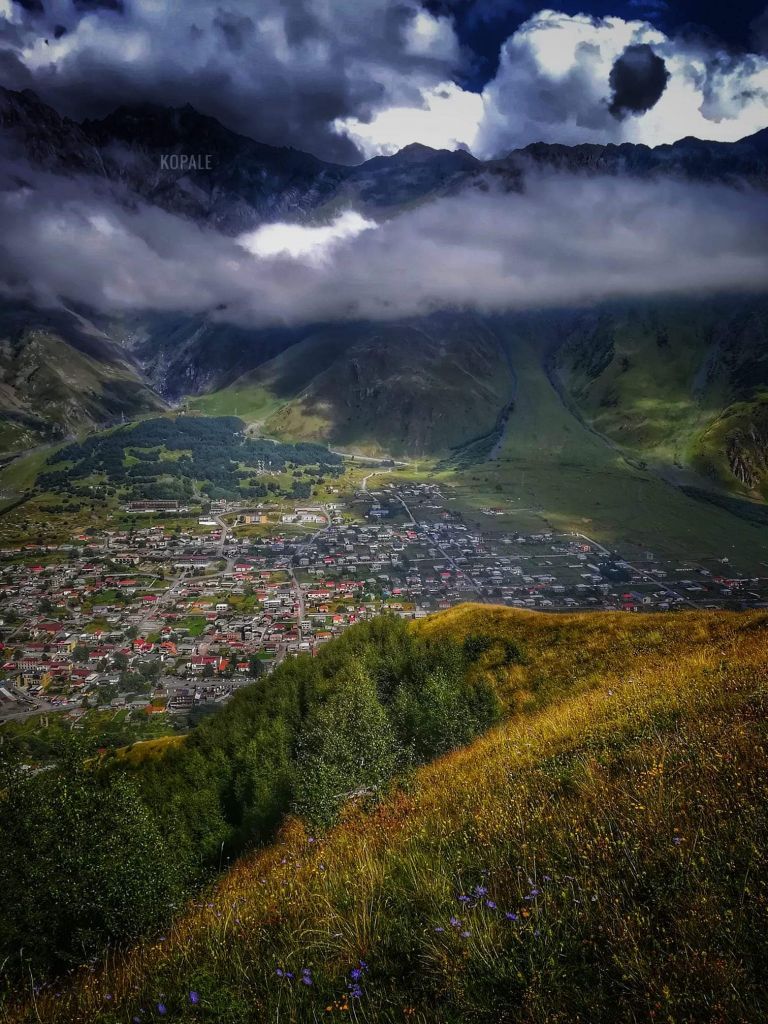 ერთდღიანი ულამაზესი ტური ყაზბეგში ..( თანხაში შედის გერგეთზე ასვლაც) სანახაობები: ჟინვალის წყალსაცავი-ანანური-თეთრი და შავი არაგვის შესართავი-გუდაურის პანორამა-გერგეთის სამება-დარიალის ხეობა-სოფელი სნო...