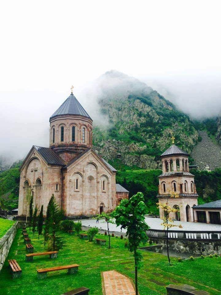 ერთდღიანი ულამაზესი ტური ყაზბეგში ..( თანხაში შედის გერგეთზე ასვლაც) სანახაობები: ჟინვალის წყალსაცავი-ანანური-თეთრი და შავი არაგვის შესართავი-გუდაურის პანორამა-გერგეთის სამება-დარიალის ხეობა-სოფელი სნო...