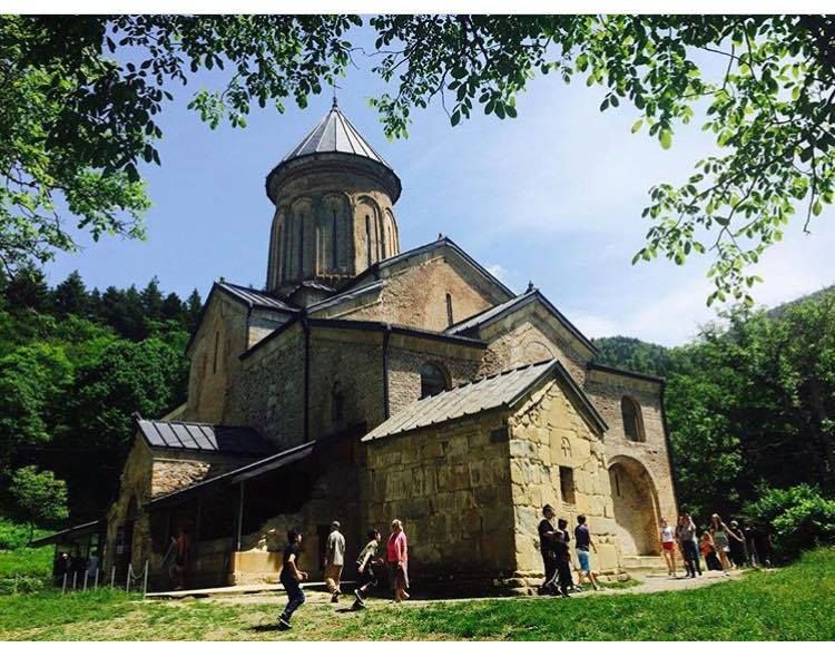 შემოდგომის ულამაზესი ძამას ხეობა: ყინწვისის სამონასტრო კომპლექსი,ორთუბნის დედათა მონასტერი, მზოვრეთი, სარკინეთის კლდეში ნაკვეთი ტაძარი, სამწევრისის მამათა მონასტერი, სამწევრისის ციხე, ბატეთის ტბა