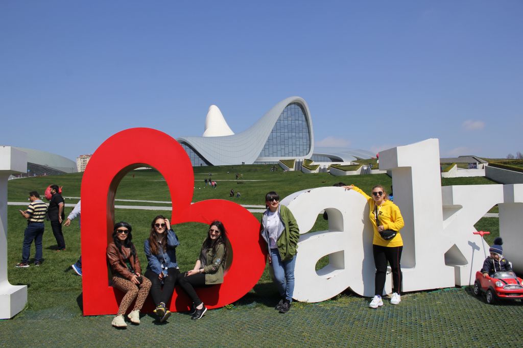 ბაქოს დღიანი ტური / -- ნოემბერი