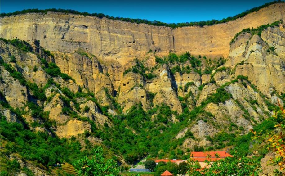 შიომღვიმე, ზედაზენი - შემოდგომის ფერებში