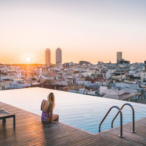 ₾-ად ბარსელონა დღით