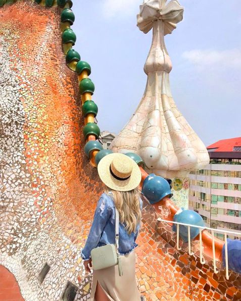 ₾-ად ბარსელონა დღით