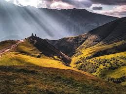 გერგეთის სამება და დარიალის ხეობა -  შემოდგომის ყაზბეგი