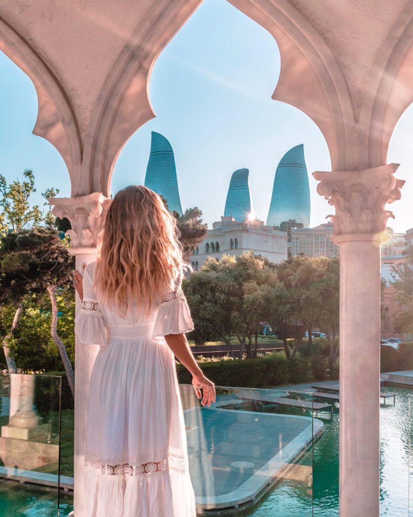 შეხვდი ა ხ ა ლ წ ე ლ ს ბაქოში 