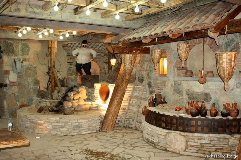 ქვევრებში დაწურული ყურძენი დაღვინდა ! ღვინის ტური თელავში, წინანდალში, ყვარელში : " მეღვინეობა ხარება " - კლდეში ნაკვეთი ღვინის საცავი . . . კორპორაცია " ქინძმარაული " . . .