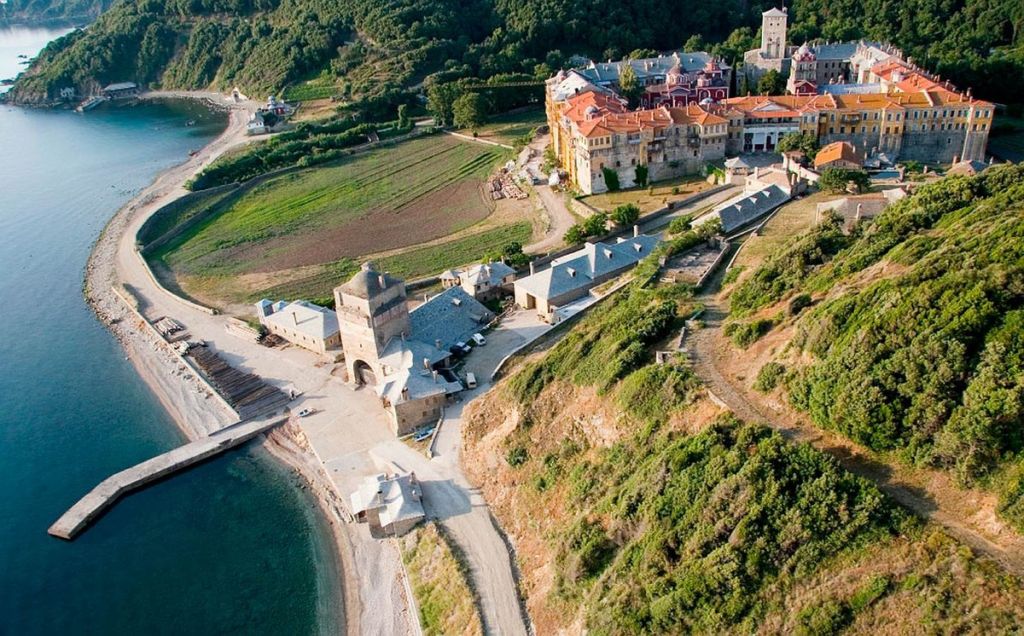 შეხვდი შობას ათონის მთაზე და მოილოცე ივერონის მონასტერი !