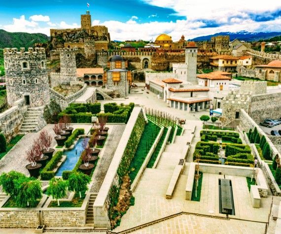 ბორჯომი - მწვანე მონასტერი - რაბათი - ხერთვისის ციხე - ვანის ქვაბები - ვარძია.