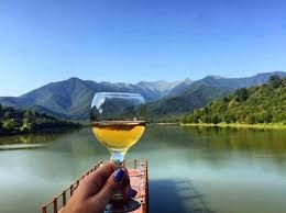 ერთდღიანი ღვინის ტური ღვინის სამშობლოში : კახეთი ღვინის სამშობლოა , ღვინის დაყენება მამაპაპურ ქართულ ქვევრებში 8 000 წლისაა . . .